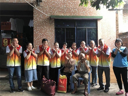 志愿者活动-探访上坑老人